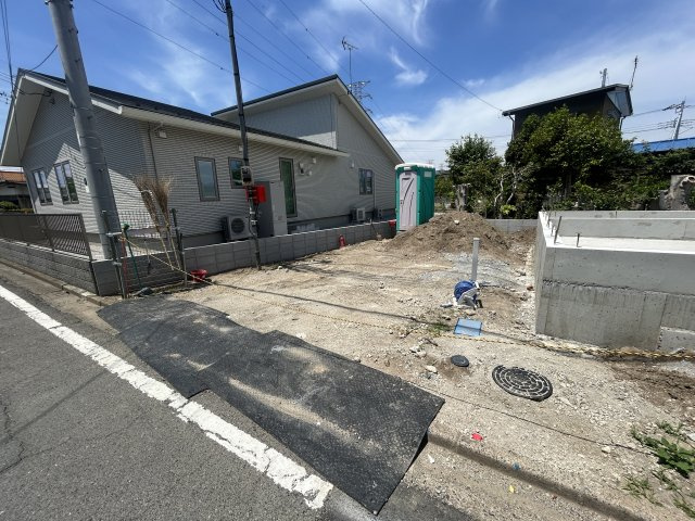 新築　高崎市新町第13　クレイドルガーデン　1号棟の駐車場|現地写真　駐車スペースは並列2台分可能です！
