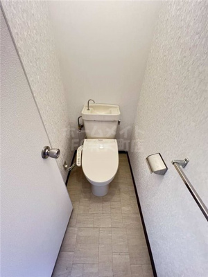 【トイレ】 | メゾンイリエ | 落ち着いた色調のトイレです