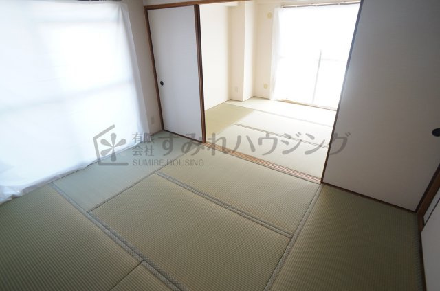 グランドゥール平井の和室|参考、同建物・同間取りの号室