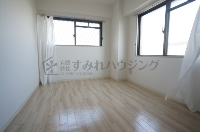 グランドゥール平井の寝室|参考、同建物・同間取りの号室