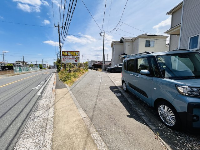 あきる野市上代継　中古住宅☆駅徒歩約10分☆の前面道路含む現地写真