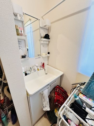 あきる野市上代継　中古住宅☆駅徒歩約10分☆の独立洗面台