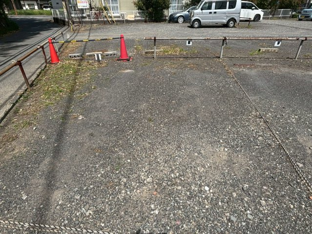 伊勢原市　駐車場の外観