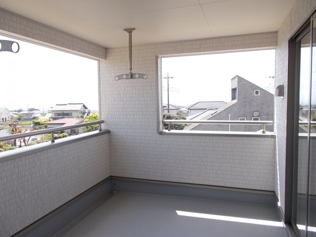 クレイドルガーデン前橋市堀之下町第１　１号棟のバルコニー|お洗濯にも便利なインナーバルコニー付き