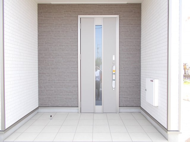 クレイドルガーデン前橋市堀之下町第１　１号棟の玄関|落ち着いた玄関です
