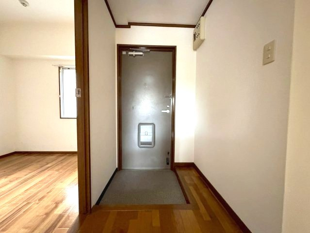 コンフォート津々山台の玄関