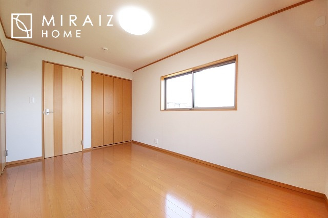 【収納】 | 収納力も自慢です。お洋服がお好きなお客様も多いですよね、衣替えをしなくてもお洋服をしまっておけそうなくらいの広さですね！