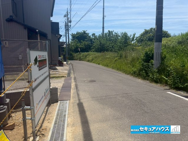 【同施工物件ご案内可能】知多郡東浦町石浜中平地　全2棟の前面道路含む現地写真|事前予約にて現地ご見学いただけます！お気軽にお問い合わせください♪
■株式会社　セキュアハウス■
住宅ローンに強く、知識、経験豊富なスタッフ在籍
お客様に寄り添い、ご成約後もサポート致します。