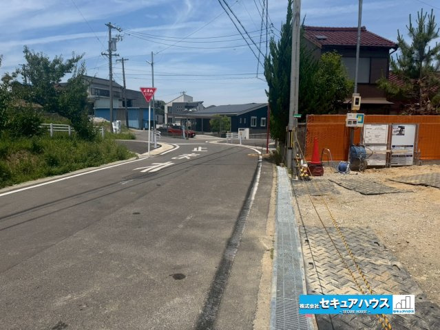 【同施工物件ご案内可能】知多郡東浦町石浜中平地　全2棟の前面道路含む現地写真|事前予約にて現地ご見学いただけます！お気軽にお問い合わせください♪
■株式会社　セキュアハウス■
住宅ローンに強く、知識、経験豊富なスタッフ在籍
お客様に寄り添い、ご成約後もサポート致します。