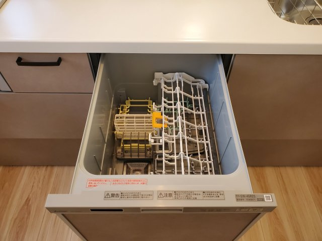 三郷市　新和3丁目　新築戸建　全1棟のキッチン|お手入れのしやすいシステムキッチンです
