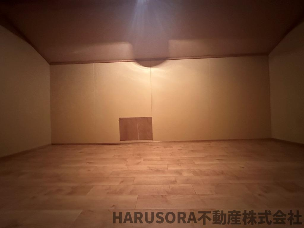 東大阪市川田1丁目　3階建の収納