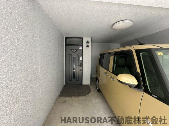 東大阪市川田1丁目　3階建のエントランス