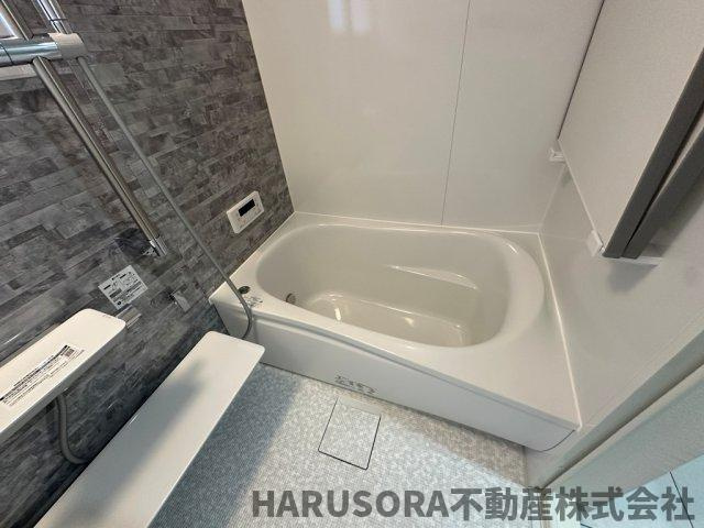 東大阪市川田1丁目　3階建の浴室