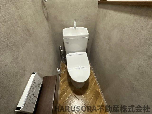 東大阪市川田1丁目　3階建のトイレ