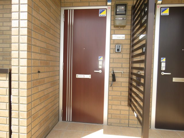リバーパーク神明Cの玄関