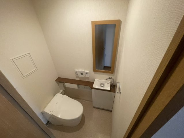 ジークレフ六甲の丘D棟のトイレ|コンパクトで使いやすいトイレです
