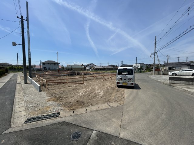 新築　前橋市堀之下町第1　クレイドルガーデン　1号棟の前面道路含む現地写真|現地写真　北側接道幅員約5ｍ　東側接道幅員約4ｍ