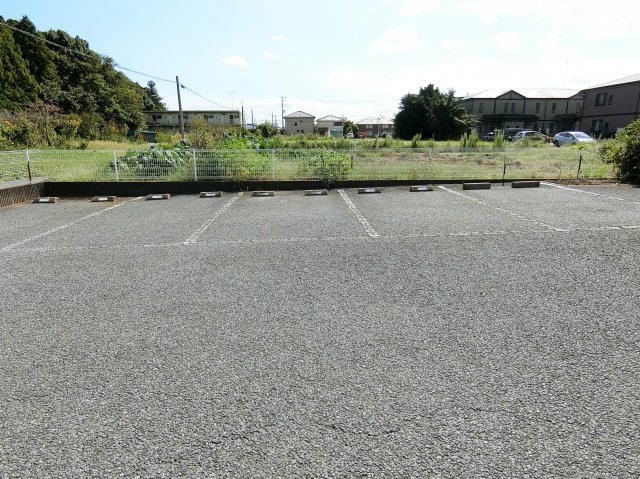 シルクTUKASAⅢの駐車場