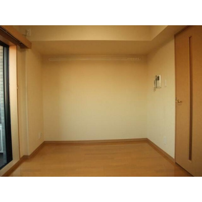 【居間・リビング】 | ルーブル中野富士見町弐番館 | 6.0帖のきれいな洋室。