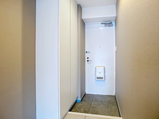 プレミアム金沢駅西の玄関