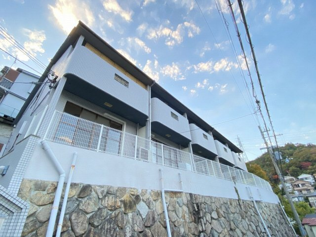 神戸市長田区萩乃町３丁目のアパート