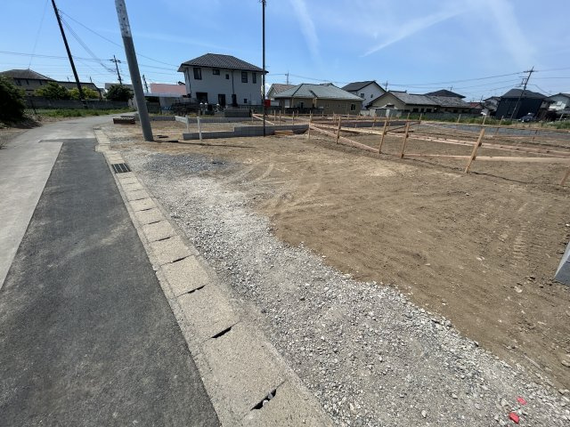 新築　前橋市堀之下町第1　クレイドルガーデン　3号棟の駐車場|現地写真　駐車スペースは並列3台分可能です！
