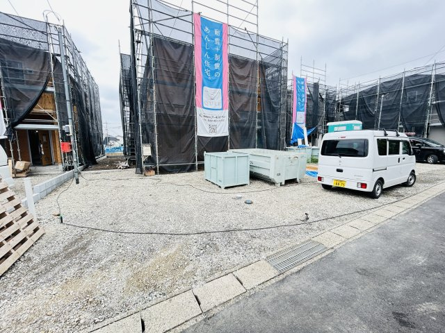 新築　前橋市堀之下町第1　クレイドルガーデン　3号棟の駐車場|現地写真　駐車スペースは並列3台分可能です！
