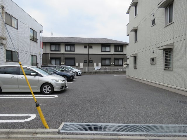 グランドソレイユの駐車場