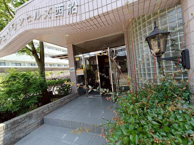 ジェイワンヒルズ西船のエントランス