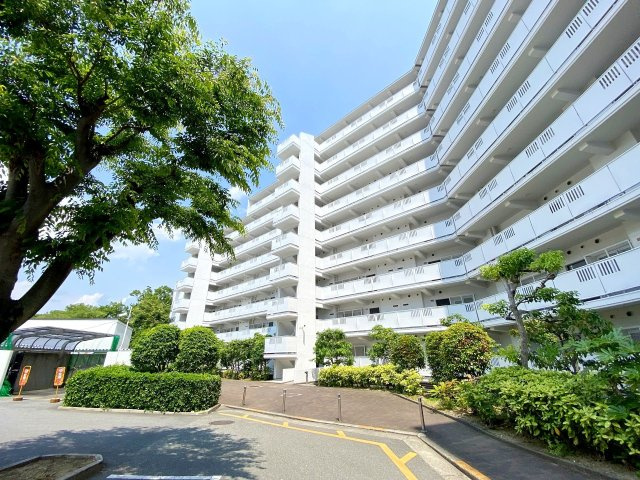 箕面東コーポラスB棟の外観