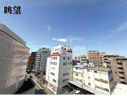 サンハイツ根岸の展望|手を伸ばせば、ふれることが出来そうな環境が、そのままインテリアになったような印象です。その豊かな眺望にふさわしい空間には、通風・採光にも優れ、心地よい光と風があふれています