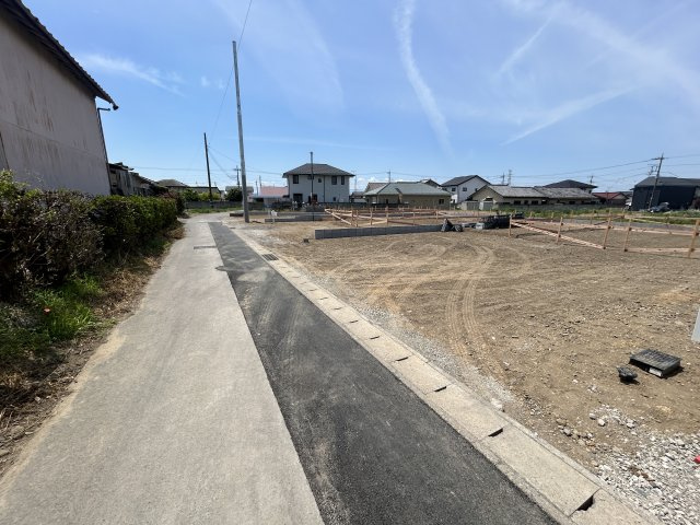 新築　前橋市堀之下町第1　クレイドルガーデン　4号棟の前面道路含む現地写真|現地写真　東側接道幅員約4ｍ