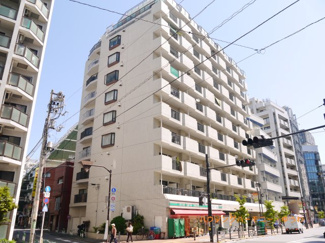 【外観】 | 穏やかな風と陽光を導き、プライバシーに配慮された設計プランを採用し、居住性を一段と心地よいものにしています。