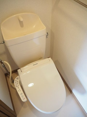 ドムスサンセールⅢＡのトイレ|落ち着いたトイレです