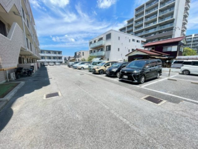 【駐車場】
