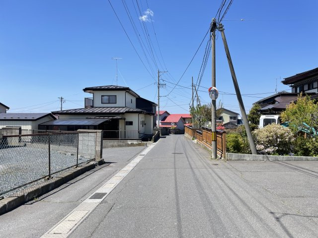 八戸市大字鮫町字居合の前面道路含む現地写真