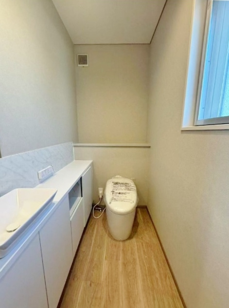 豊島区上池袋1丁目のトイレ|トイレは1階・2階にございます
2階トイレには便利な手洗いカウンター付です