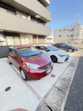 D-ROOM穴川Ⅲの駐車場