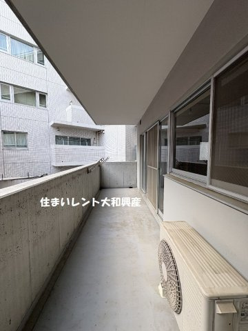 OZ-COURTのバルコニー
