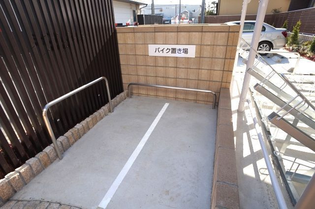 グランシェのその他共用部分|バイク置場☆