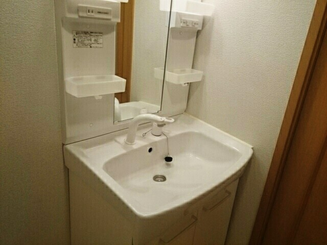 プレステージコートファミーユ館の独立洗面台|洗面所