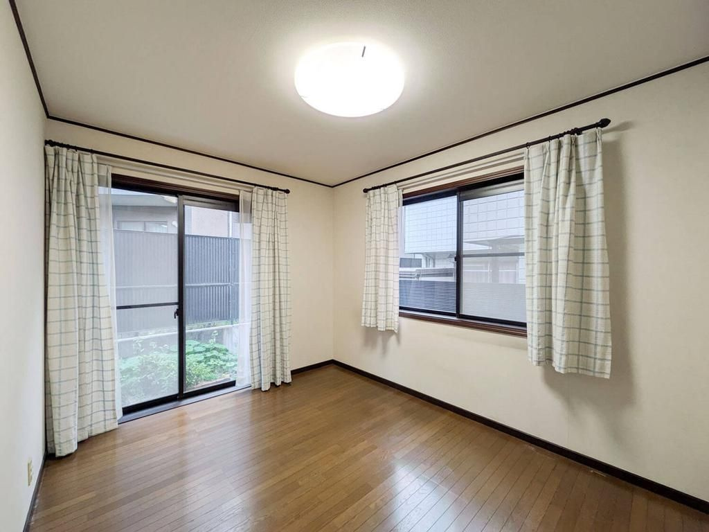 戸建 目黒区中目黒４丁目の洋室