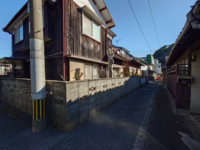 【前面道路含む現地写真】の画像