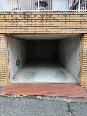 【駐車場】 | 安岡寺町５丁目貸家 | 駐車場　高さ1,700mm　幅2,500mm