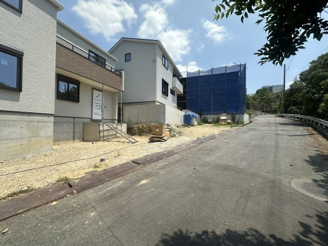 神戸市西区美穂が丘４丁目新築戸建17号地の前面道路含む現地写真|2026年07月25日撮影