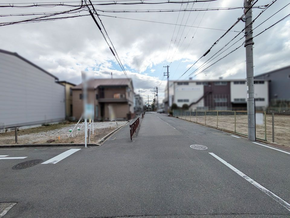 堺市堺区海山町四丁　土地の前面道路含む現地写真