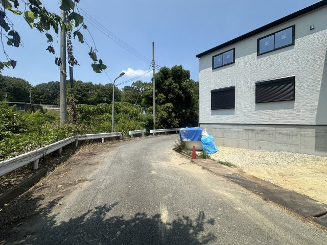 神戸市西区美穂が丘４丁目新築戸建16号地の前面道路含む現地写真|2026年07月25日撮影