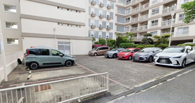 【駐車場】 | 芦屋ロイヤルハイツ | 3沿線利用可能のため通勤通学に便利！