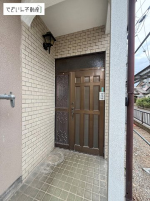 【玄関】 | 上里町七本木　中古住宅   | 現地(2026年5月撮影)