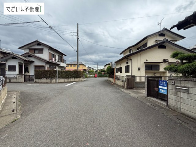 【前面道路含む現地写真】 | 上里町七本木　中古住宅   | 現地(2026年5月撮影)